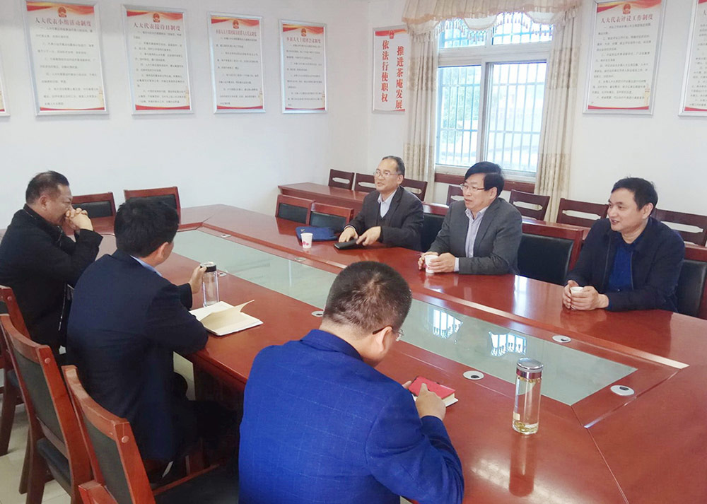 3公司领导定期深入定点扶贫村实地了解脱贫计划落实情况.jpg