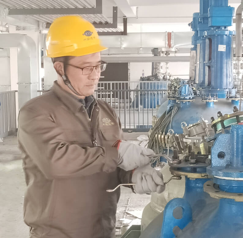 安装工程九公司 “劳动模范”陈兴军事迹材料 (1).jpg